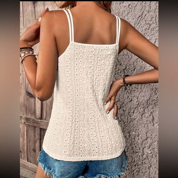 Boho burgundy cutout cami top - Picture 5 of 16